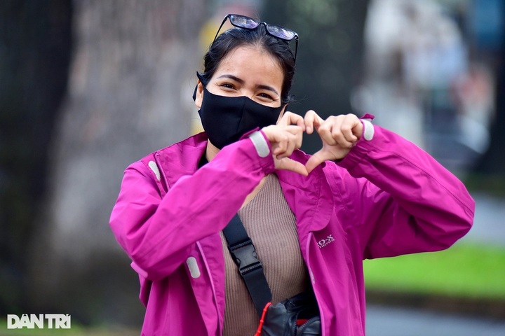 HCM City people sightsee and meet friends again after social distancing - 8 HCM City people sightsee and meet friends again after social distancing - 8