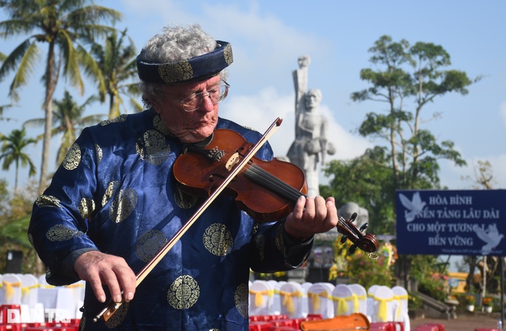 Ceremony commemorates victims of My Lai massacre - 3