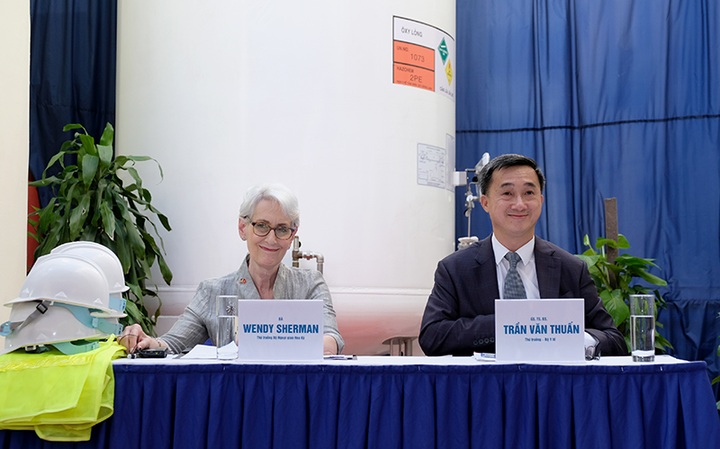 US, Vietnam kick off installation of new liquid oxygen system at Hanoi hospital - 1