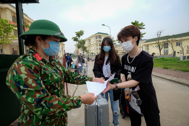 Thousands of people to be released from quarantine areas in Hanoi - 2 Thousands of people to be released from quarantine areas in Hanoi - 2