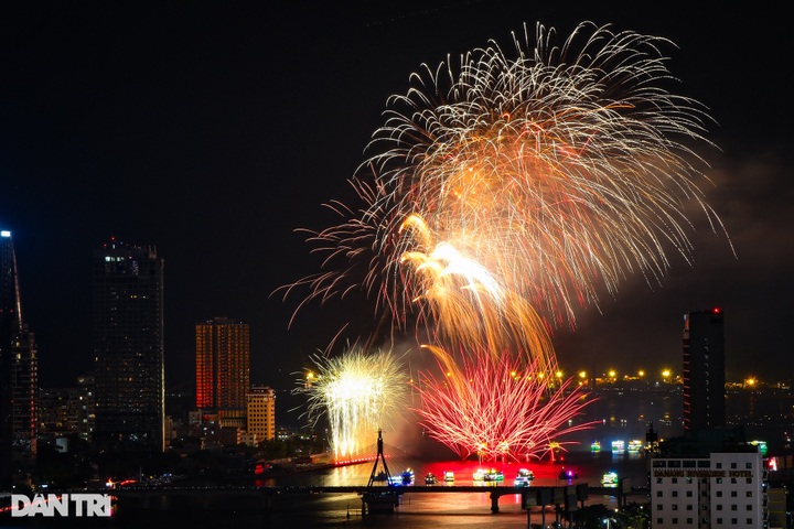 Finland, Vietnam kick off Da Nang firework festival - 5 Finland, Vietnam kick off Da Nang firework festival - 5