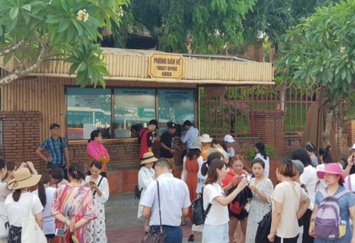 Nha Trang enjoys influx of visitors from Northeast Asia - 1