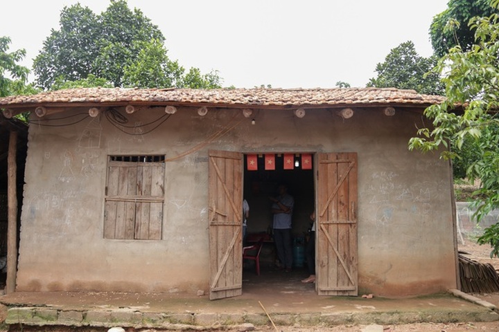 Elderly grandparents struggle to raise grandson - 2