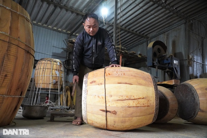Ha Tinh drum-makers make good income as festival season nears - 1