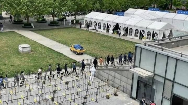 China megacity mass-tests, cancels flights after suspected Covid case - 1