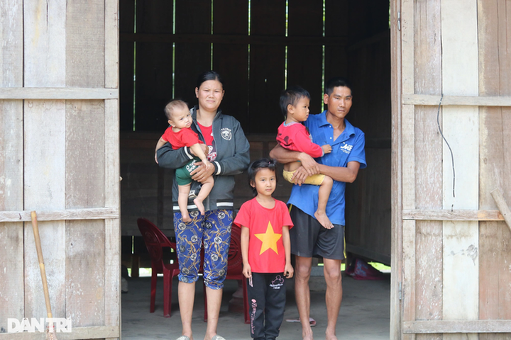 Dantri/DTiNews readers fund new house for struggling family - 1 Dantri/DTiNews readers fund new house for struggling family - 1