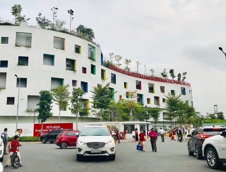 International school refuses students following parents' protests - 1 International school refuses students following parents' protests - 1
