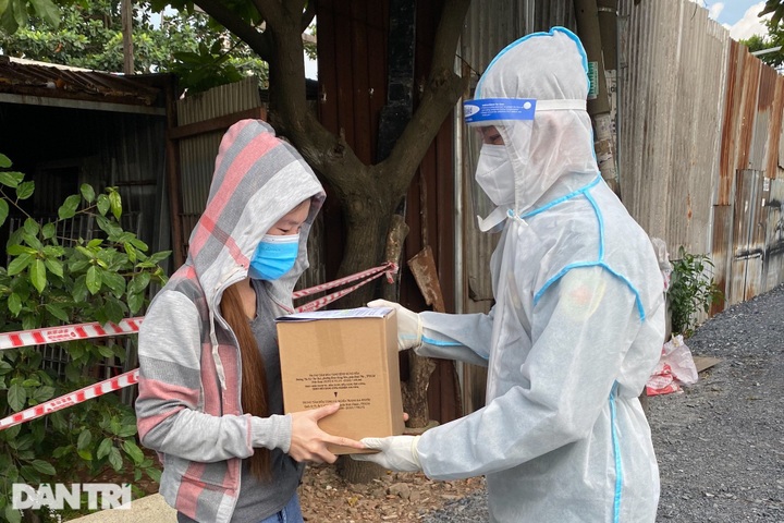 Ho Chi Minh City Military Command supports cremation of Covid-19 deaths - 4