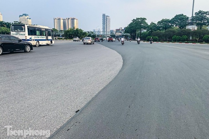 Hanoi’s F1 racetrack covered by wild grass - 6 Hanoi’s F1 racetrack covered by wild grass - 6
