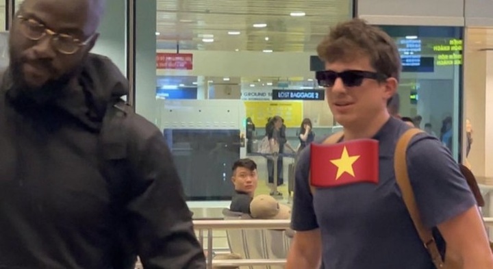Charlie Puth arrives in Vietnam for July 22 music gala - 1 Charlie Puth arrives in Vietnam for July 22 music gala - 1