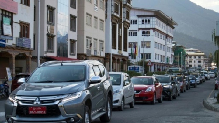 Car boom brings gridlock misery to 'green and happy' Bhutan - 1
