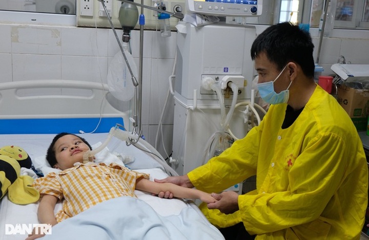 Man seeking help for ailing wife and child - 1 Man seeking help for ailing wife and child - 1