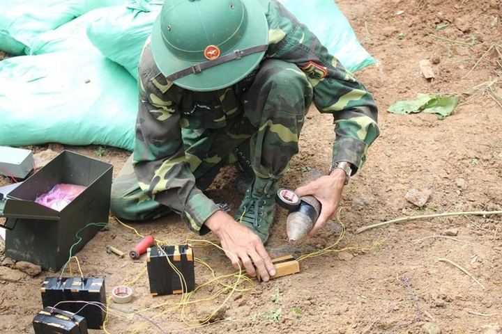 350-kg wartime bomb found in Son La construction site - 4 350-kg wartime bomb found in Son La construction site - 4