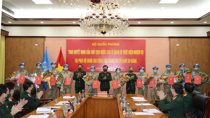 Vietnam deploys 12 more officers for UN peacekeeping operations - 1
