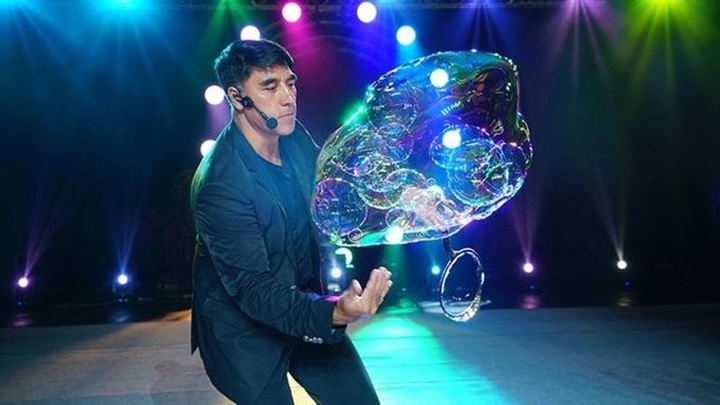 World famous bubble artist Fan Yang returns to Vietnam - 1