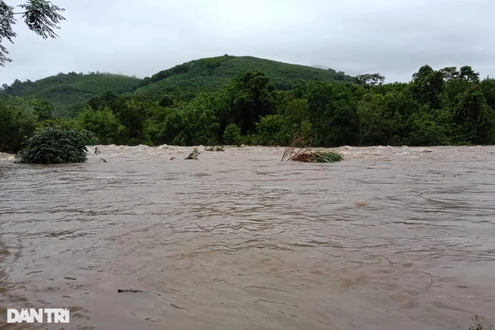 Torrential rain causes flooding in northern and central localities - 8