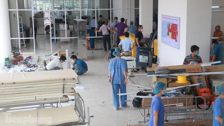 Danang dormitory turned into Covid-19 field hospital - 13