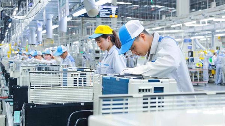 Vietnam attracts nearly US$16.24 billion in FDI over seven-month period - 1