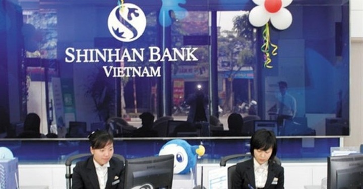 Foreign finance institutions step up expansion plans in Vietnam - 1