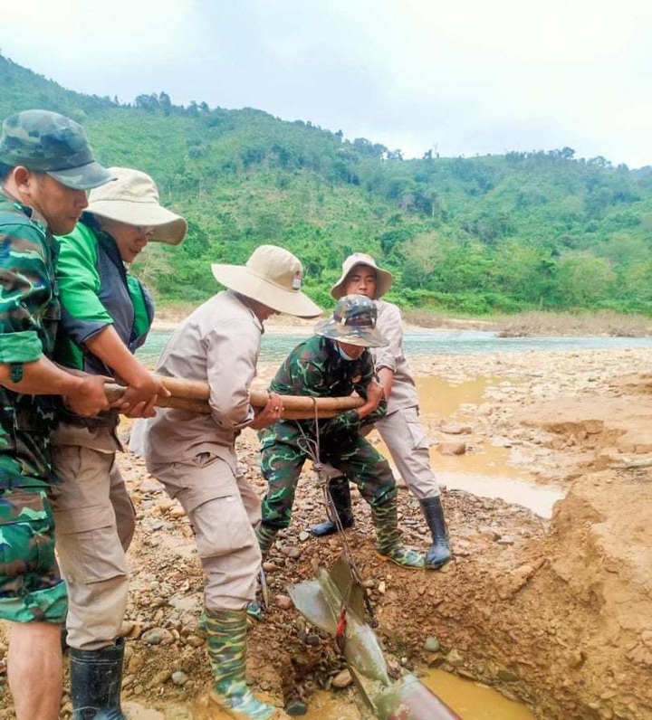 Two big bombs found in Quang Tri - 2