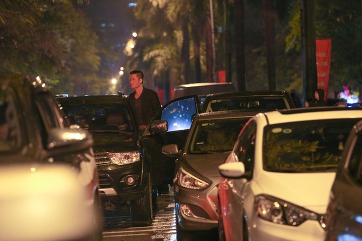 Firework displays held in Hanoi, HCM City to mark Tet - 3 Firework displays held in Hanoi, HCM City to mark Tet - 3