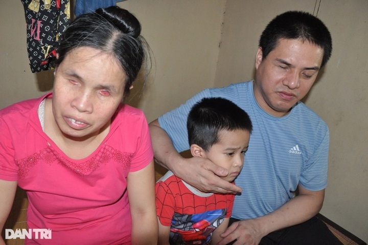 DTiNews readers support blind couple in Hung Yen - 1