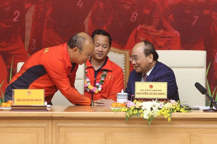 PM praises national football team victories at SEA Games - 6 PM praises national football team victories at SEA Games - 6