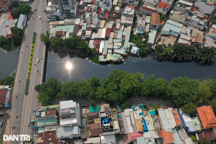 HCM City canal awaits two-decade late upgrade - 7