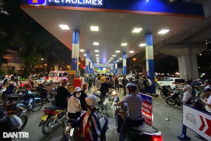 Petrol retailers demand major changes - 1