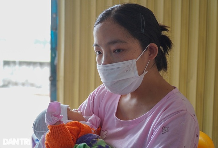 Poor single mother needs financial support to save ill child - 1