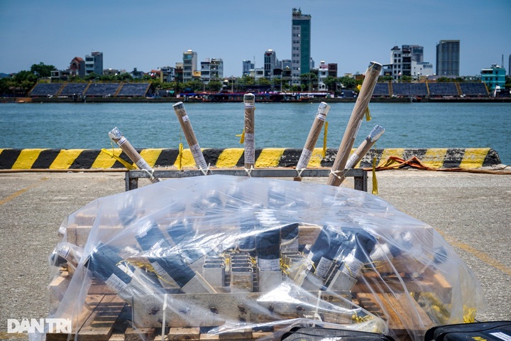 Teams ready for Da Nang International Fireworks Festival opening ceremony - 7