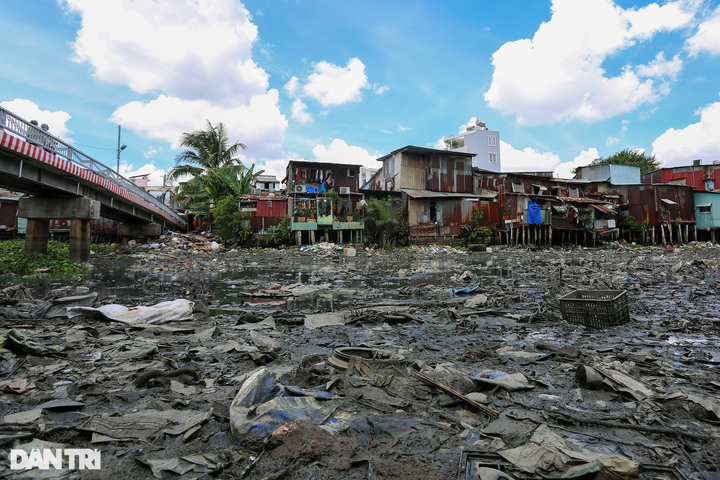 HCM City canal awaits two-decade late upgrade - 6