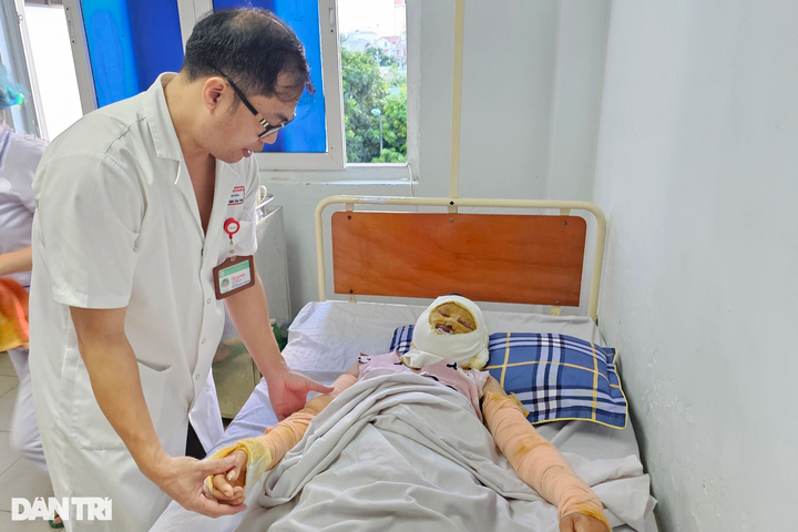 Nghe An family call for support following gas explosion - 1