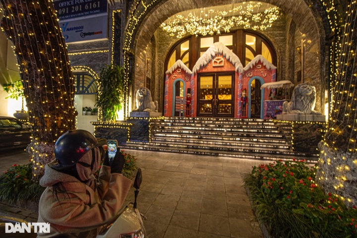 Christmas atmosphere blankets Hanoi - 7
