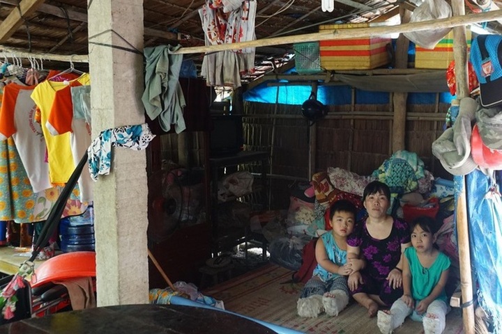 Mother struggles to raise children alone - 2