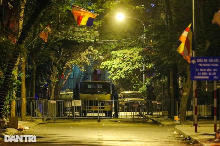 340-kilo bomb removed from Hanoi street - 2 340-kilo bomb removed from Hanoi street - 2
