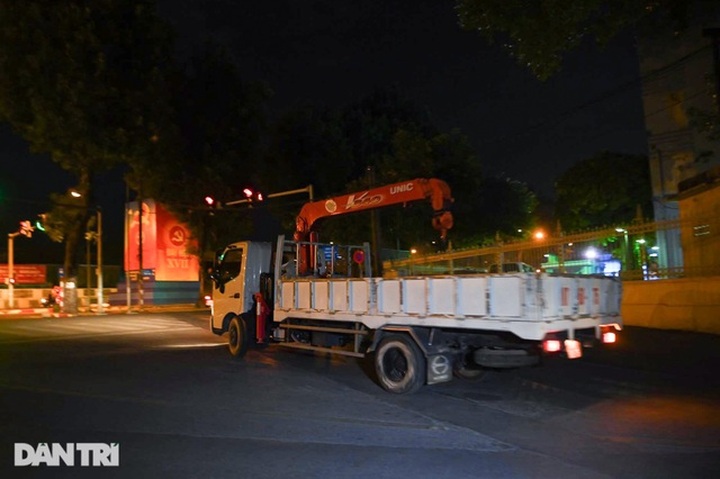 340-kilo bomb removed from Hanoi street - 3 340-kilo bomb removed from Hanoi street - 3