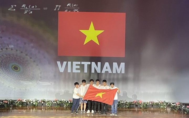 Vietnamese students bring home medals from Int’l Mathematical Olympiad - 1 Vietnamese students bring home medals from Int’l Mathematical Olympiad - 1