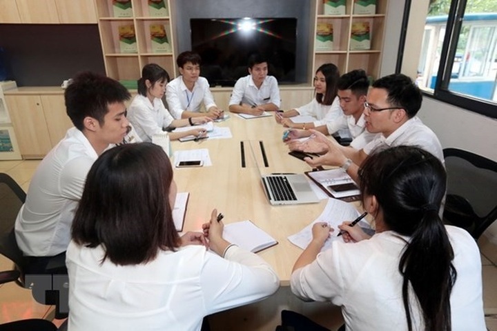 Vietnam aims to bring 90,000 labourers to work abroad in 2021 - 1