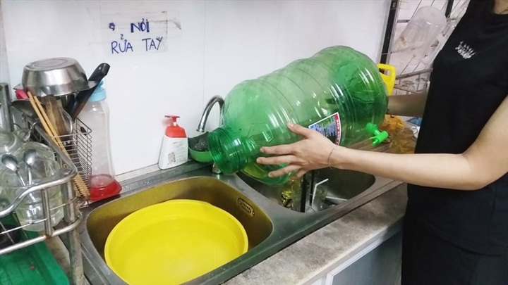 Salinity intrusion leads to water shortages in Danang - 1