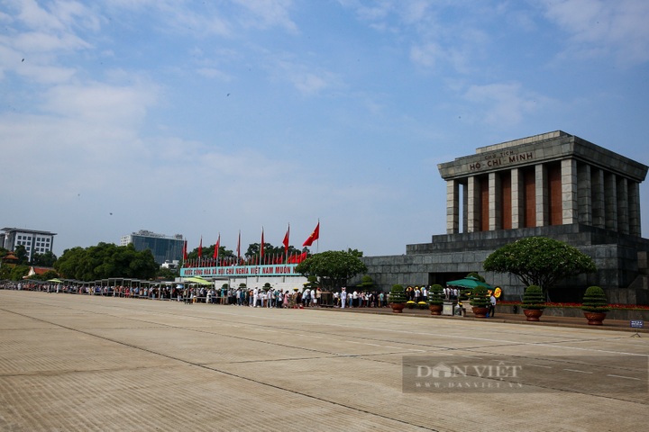 Ho Chi Minh Mausoleum sees nearly 29,000 visitors on National Day - 1