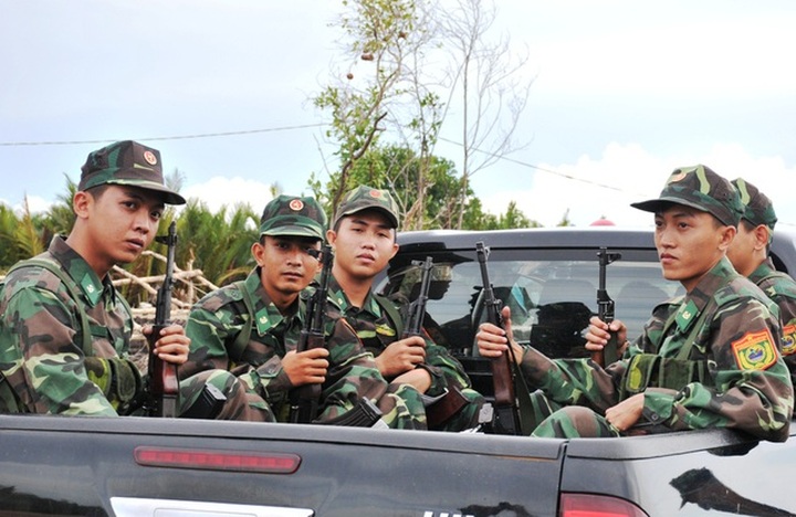 Border patrol agents work diligently to prevent illegal crossers - 5