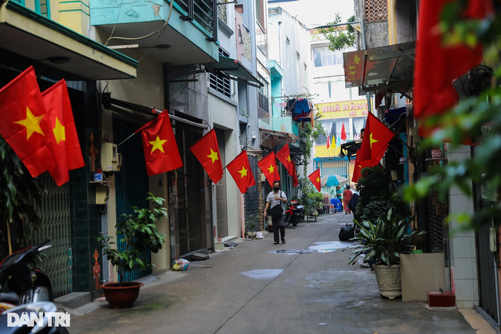 HCMC streets decorated for National Day celebration - 3