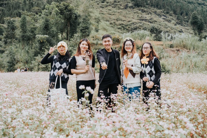 Ha Giang warns about online hotel reservation scams - 2