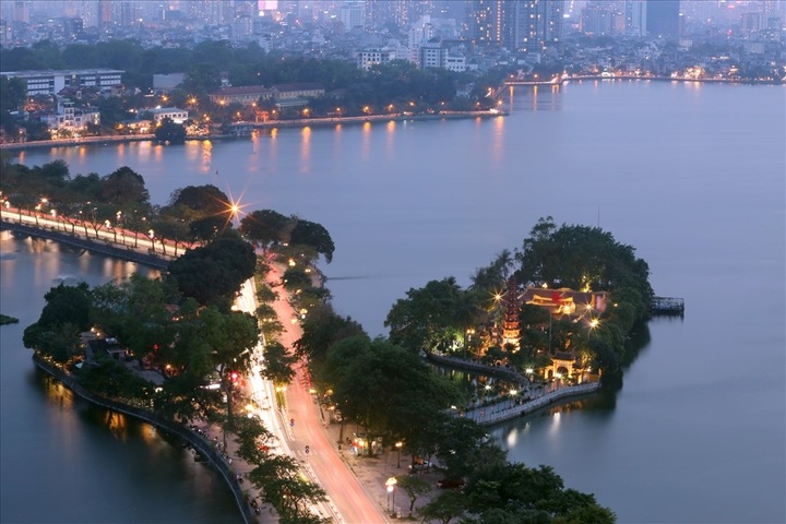 Hanoi and HCM City among world’s top city destinations in 2023: CNN - 1