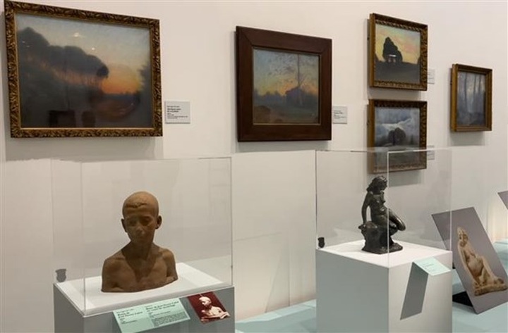 Exiled Vietnamese emperor’s art works exhibited in France - 1