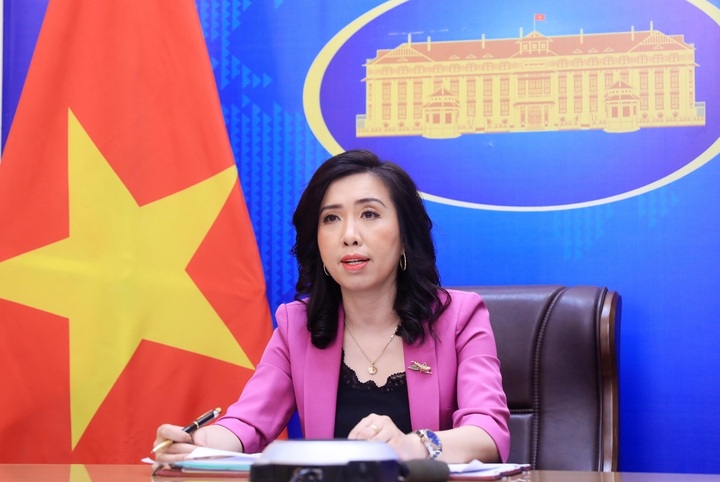 Vietnam responds to China sending transport aircraft to Truong Sa - 1