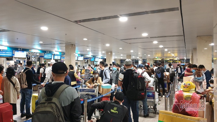 Airlines asked to adjust flight time to ease overcrowding around Tet Holiday - 1 Airlines asked to adjust flight time to ease overcrowding around Tet Holiday - 1