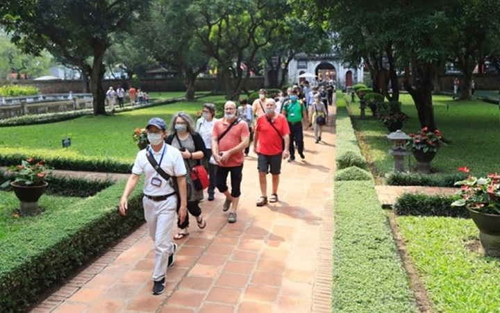 Hanoi targets about 22 million visitors next year - 1