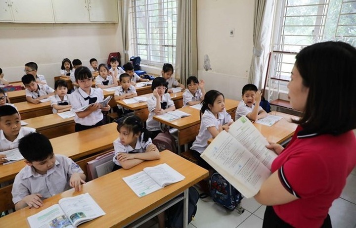 Hanoi to further boost investment in education, training - 1